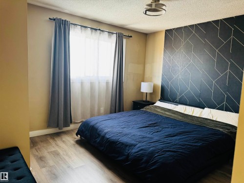 11452 152B Avenue, Edmonton, AB - Indoor Photo Showing Bedroom