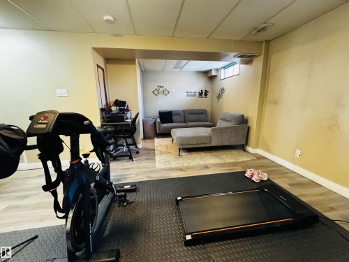 11452 152B Avenue, Edmonton, AB - Indoor Photo Showing Other Room