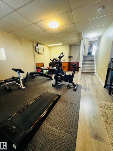 11452 152B Avenue, Edmonton, AB - Indoor Photo Showing Gym Room