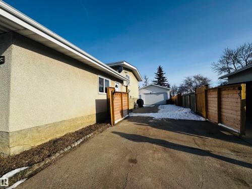 11452 152B Avenue, Edmonton, AB - Outdoor