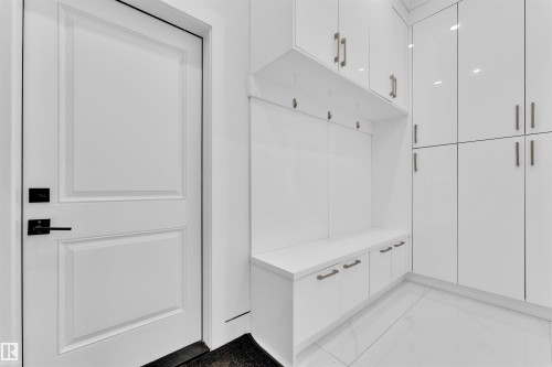 1704 19 Street, Edmonton, AB - Indoor Photo Showing Other Room