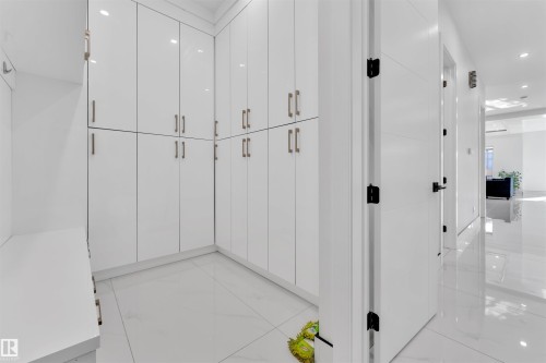 1704 19 Street, Edmonton, AB - Indoor Photo Showing Other Room