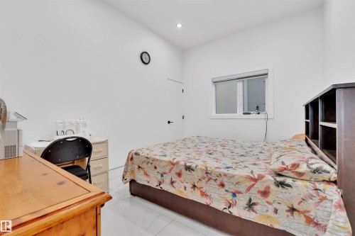 1704 19 Street, Edmonton, AB - Indoor Photo Showing Bedroom