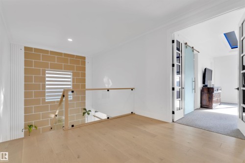 1704 19 Street, Edmonton, AB - Indoor Photo Showing Other Room