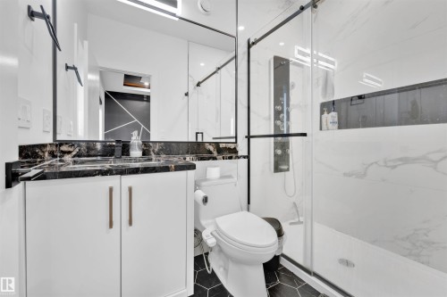 1704 19 Street, Edmonton, AB - Indoor Photo Showing Bathroom