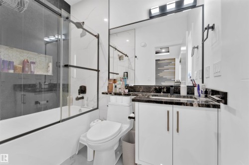 1704 19 Street, Edmonton, AB - Indoor Photo Showing Bathroom