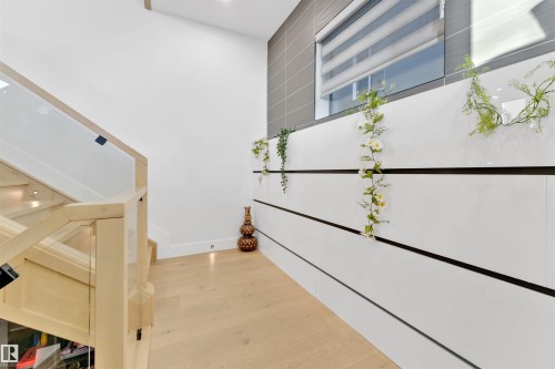 1704 19 Street, Edmonton, AB - Indoor Photo Showing Other Room