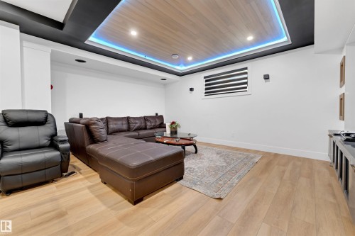 1704 19 Street, Edmonton, AB - Indoor