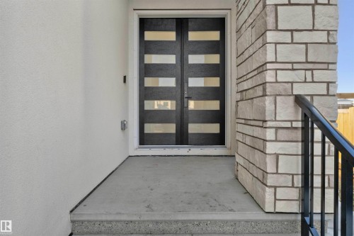 1704 19 Street, Edmonton, AB - Indoor Photo Showing Other Room