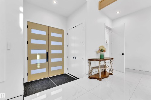 1704 19 Street, Edmonton, AB - Indoor Photo Showing Other Room