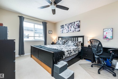 29 12004 22 Avenue Sw, Edmonton, AB - Indoor Photo Showing Bedroom