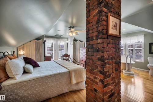 11 Madison Avenue, St. Albert, AB - Indoor Photo Showing Bedroom