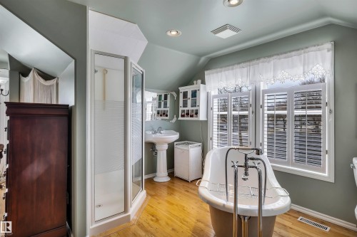 11 Madison Avenue, St. Albert, AB - Indoor