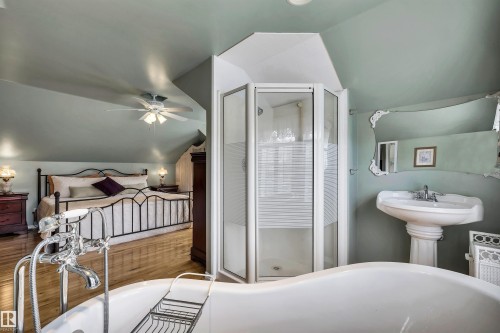 11 Madison Avenue, St. Albert, AB - Indoor Photo Showing Bathroom