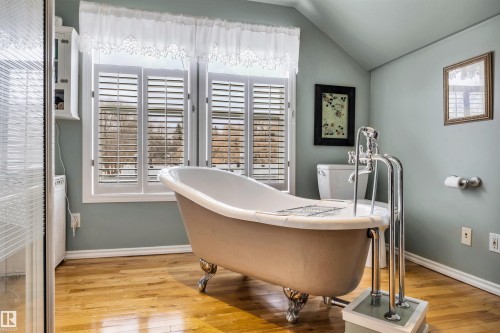 11 Madison Avenue, St. Albert, AB - Indoor