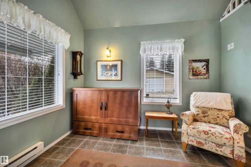 11 Madison Avenue, St. Albert, AB - Indoor