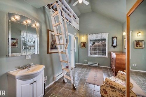 11 Madison Avenue, St. Albert, AB - Indoor Photo Showing Bathroom