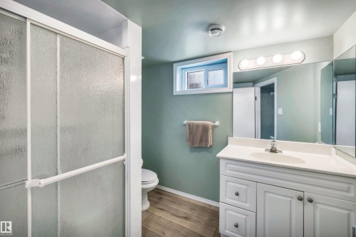 11 Madison Avenue, St. Albert, AB - Indoor Photo Showing Bathroom