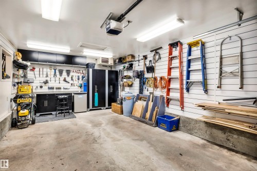 11 Madison Avenue, St. Albert, AB - Indoor Photo Showing Garage