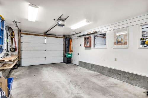11 Madison Avenue, St. Albert, AB - Indoor Photo Showing Garage