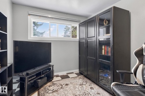 Recessed window featuring white trim - 9112 130 Avenue, Edmonton, AB - Indoor