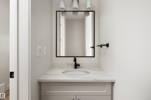 8 Darby Crescent, Spruce Grove, AB - Indoor Photo Showing Bathroom