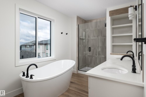 8 Darby Crescent, Spruce Grove, AB - Indoor Photo Showing Bathroom