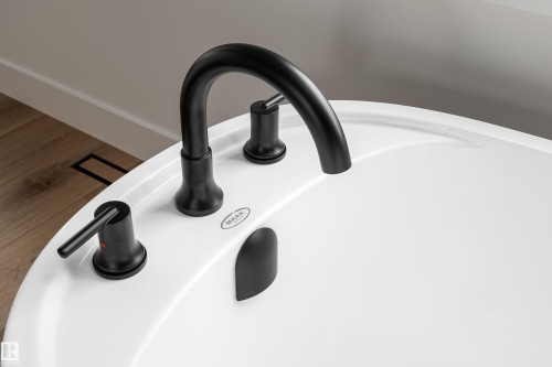 8 Darby Crescent, Spruce Grove, AB - Indoor Photo Showing Laundry Room