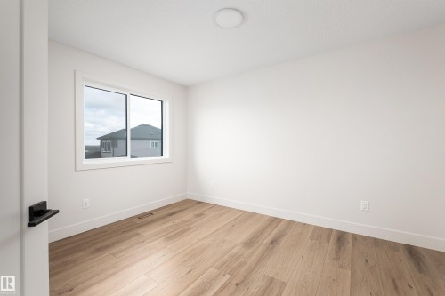 8 Darby Crescent, Spruce Grove, AB - Indoor Photo Showing Other Room