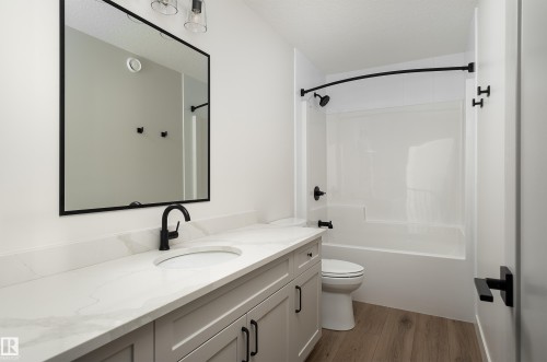 8 Darby Crescent, Spruce Grove, AB - Indoor Photo Showing Bathroom