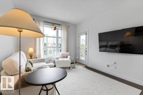 322 2584 Anderson Way, Edmonton, AB - Indoor Photo Showing Living Room
