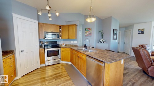 4465 38 St, Drayton Valley, AB - Indoor Photo Showing Kitchen With Double Sink