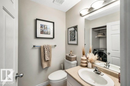 23 211 Blackburn Drive E, Edmonton, AB - Indoor Photo Showing Bathroom