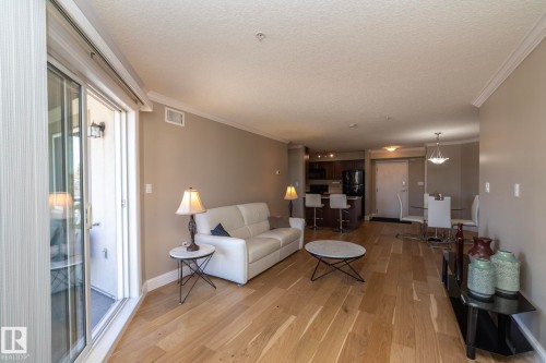 209 13111 140 Avenue, Edmonton, AB - Indoor Photo Showing Living Room