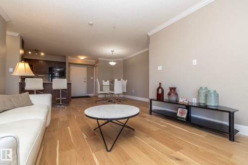 209 13111 140 Avenue, Edmonton, AB - Indoor Photo Showing Living Room