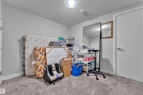 Image quality insufficient for description - 1404 25 Street, Edmonton, AB - Indoor