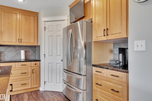 110 Windrose Drive, Leduc, AB - Indoor Photo Showing Kitchen