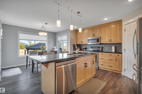 110 Windrose Drive, Leduc, AB - Indoor Photo Showing Kitchen