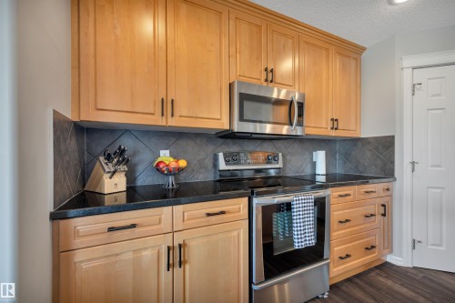 110 Windrose Drive, Leduc, AB - Indoor Photo Showing Kitchen