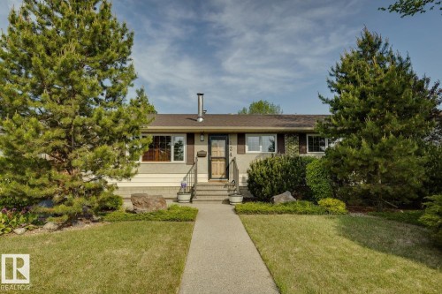 9124 167 Street  Edmonton, AB T5R 2T9