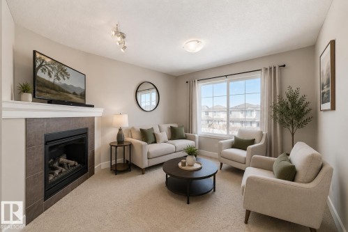 16520 136 Street, Edmonton, AB - Indoor Photo Showing Bedroom