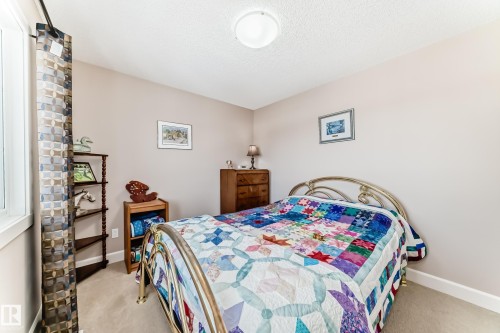 16520 136 Street, Edmonton, AB - Indoor Photo Showing Bedroom
