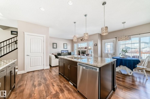 16520 136 Street, Edmonton, AB - Indoor Photo Showing Kitchen With Double Sink With Upgraded Kitchen