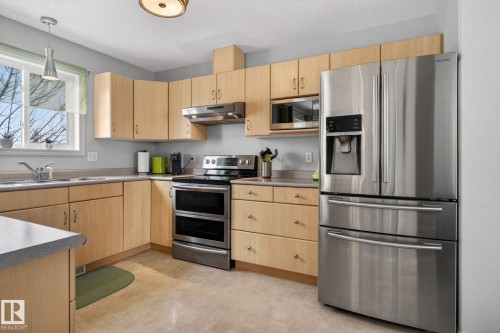 27 225 Blackburn Drive E, Edmonton, AB - Indoor Photo Showing Kitchen With Double Sink