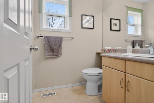 27 225 Blackburn Drive E, Edmonton, AB - Indoor Photo Showing Bathroom