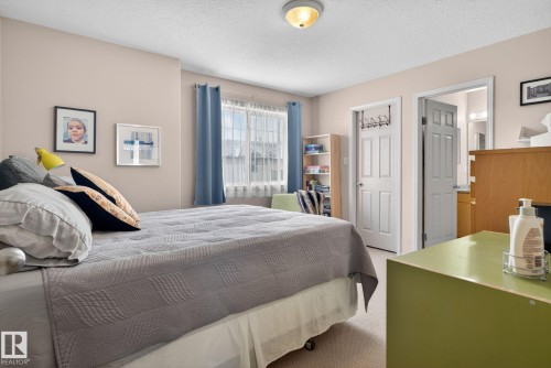 27 225 Blackburn Drive E, Edmonton, AB - Indoor Photo Showing Bedroom