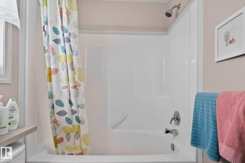 27 225 Blackburn Drive E, Edmonton, AB - Indoor Photo Showing Bathroom