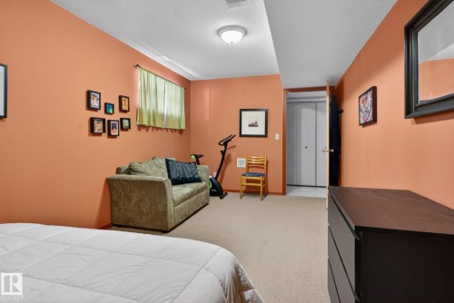 27 225 Blackburn Drive E, Edmonton, AB - Indoor Photo Showing Bedroom