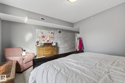 401 10028 119 Street, Edmonton, AB - Indoor Photo Showing Bedroom