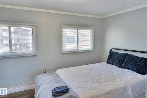 255 Evergreen Park, Edmonton, AB - Indoor Photo Showing Bedroom